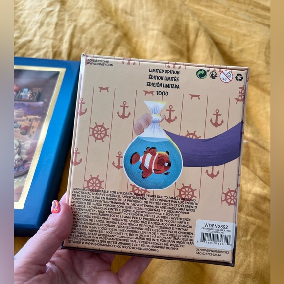 Finding Nemo pin - Picture 2 of 2